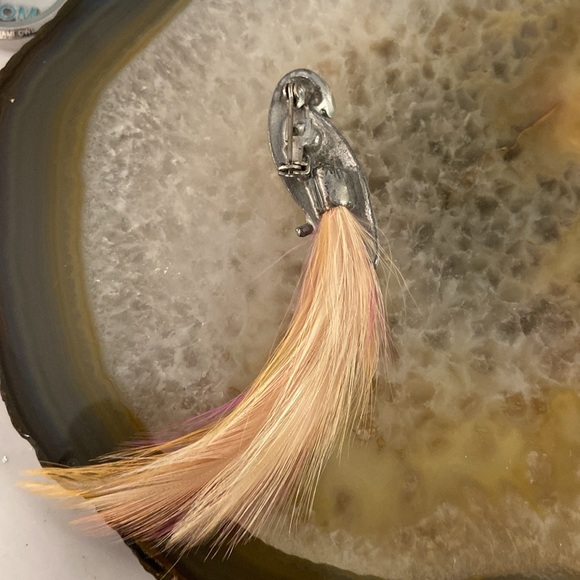 XxSOLDXX Vintage Parrot brooch in silver w real feathers collectible - Picture 5 of 7